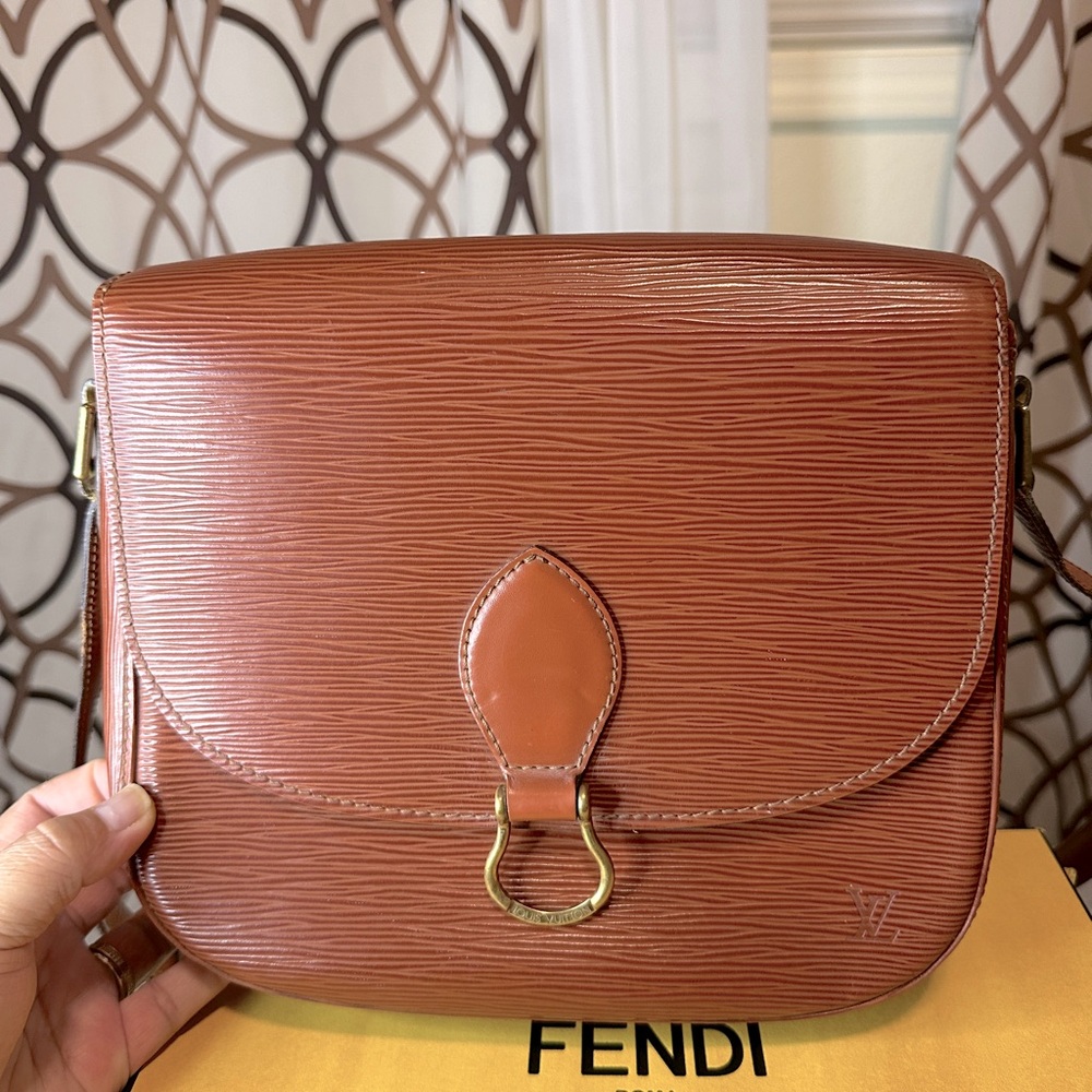 LOUIS VUITTON Saint Cloud GM